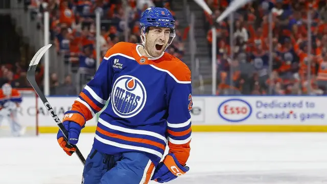 Cine e Evan Bouchard și de ce a ajuns viral în NHL