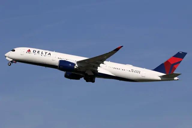 Mai multe zboruri ale companiei americane Delta au fost nevoite să aterizeze de urgență