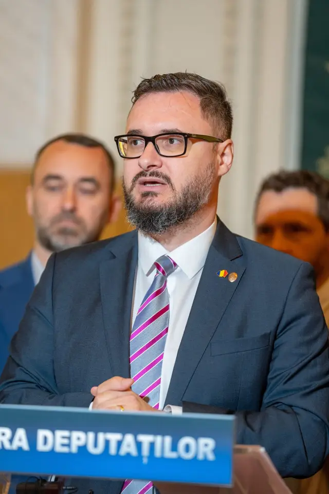 Klaus Iohanis, reclamat la Parchet pentru sumele cheltuite în deplasări