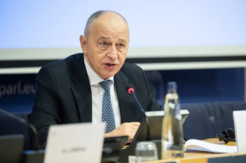 Marcel Ciolacu își vede candidatura pusă în pericol: A lansat ironii la adresa lui Mircea Geoană
